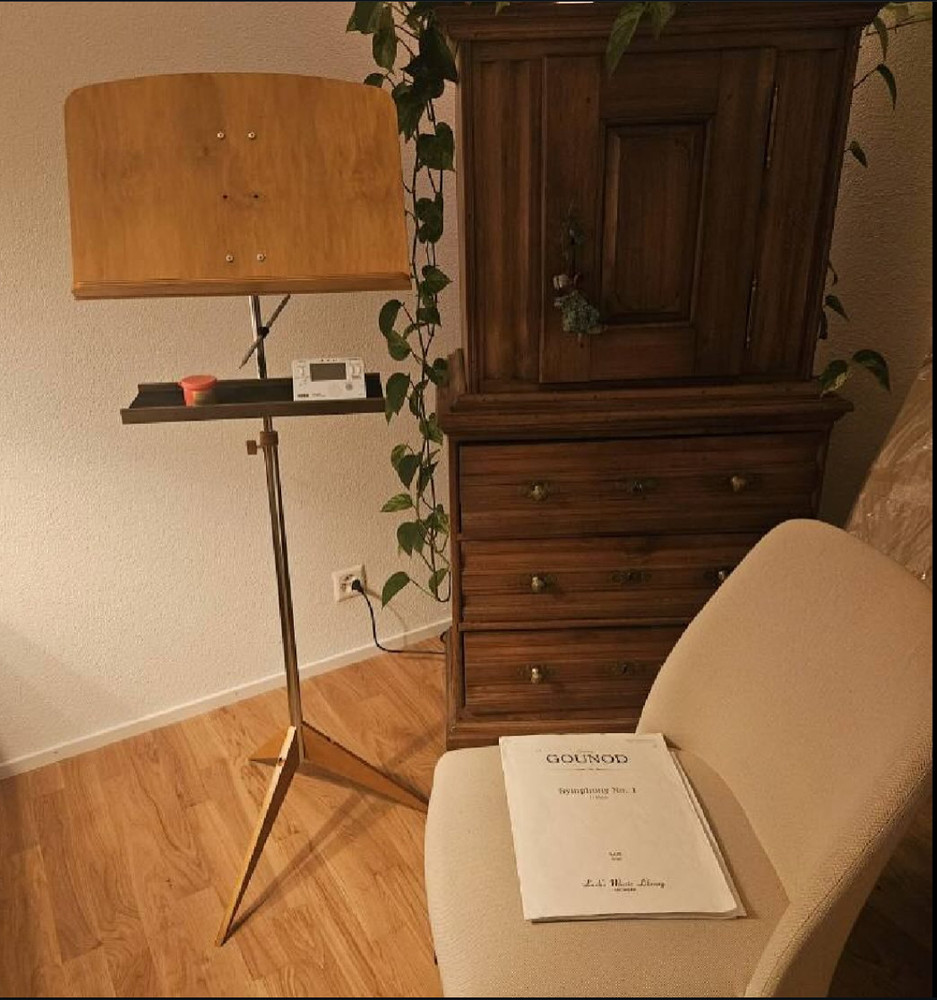 Music stand