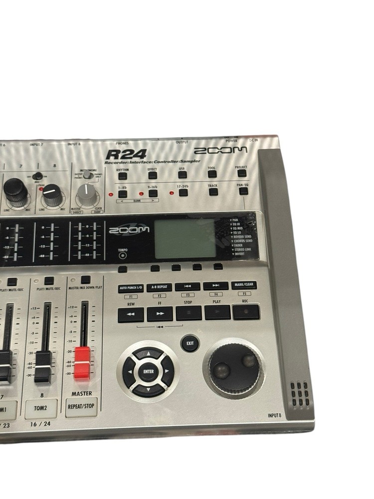 Zoom R24 (R-24) Digital Multitrack Recorder Multi-Track Interface U263502