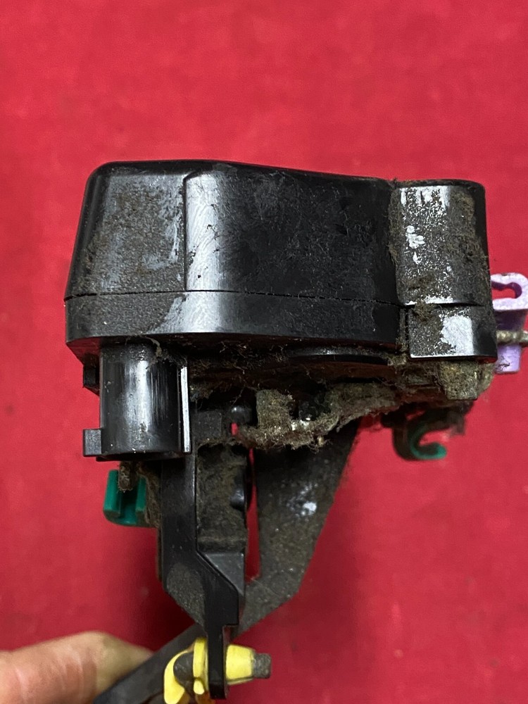 2012 FREIGHTLINER DRIVERS Side Door Latch GECOM LEFT