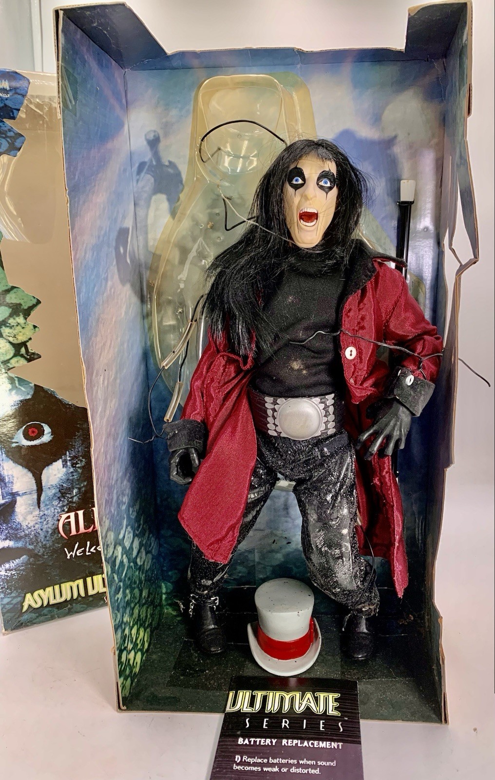 Alice Cooper Welcome To My Nightmare Art Asylum 18 Inch Singing Action Figure