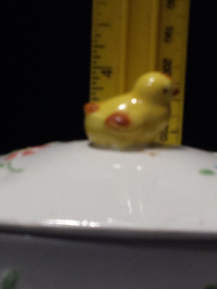Vintage Enesco E-2252 Rooster & Chick Covered Dish