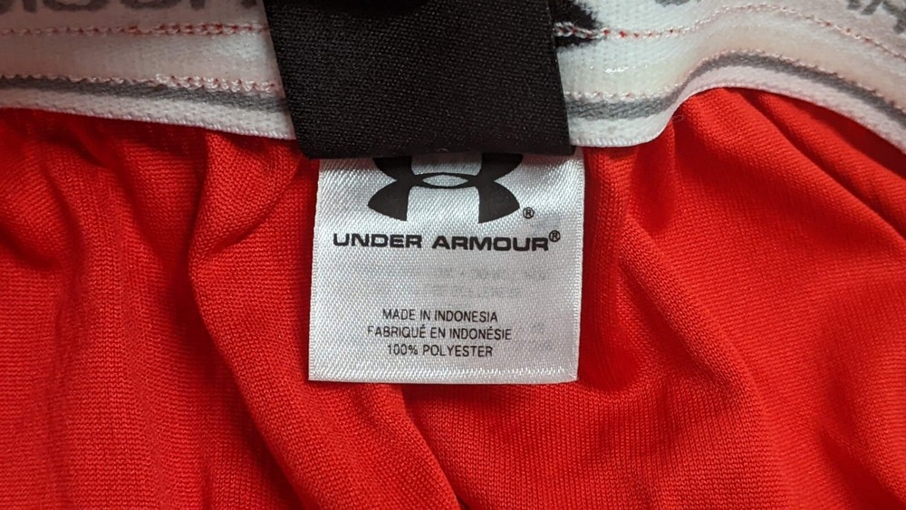 Under Armour Mens Size Small Red Elastic Waist Polyester Pull On Athletic Shorts