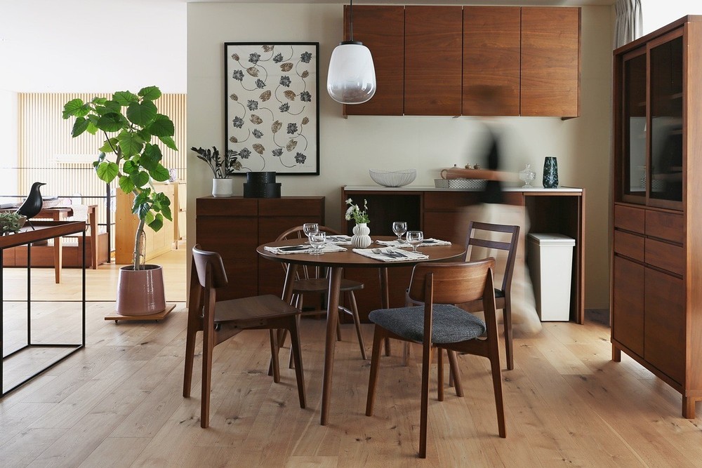 BLANC Chair (Walnut) with Fabric Seat