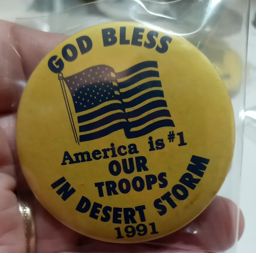 VINTAGE DESERT STORM PINBACK BUTTON