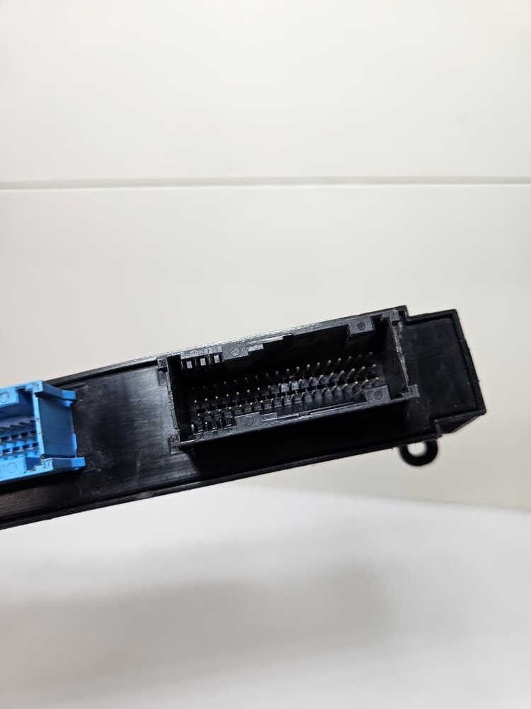 2005 BMW 330i E91 E92 Body Control Module H1 6983302 OEM