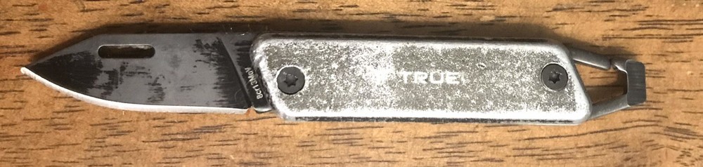 TRUE Utility TRU-KNF-0002 Keyring Knife Good Solid Condition 3”Closed
