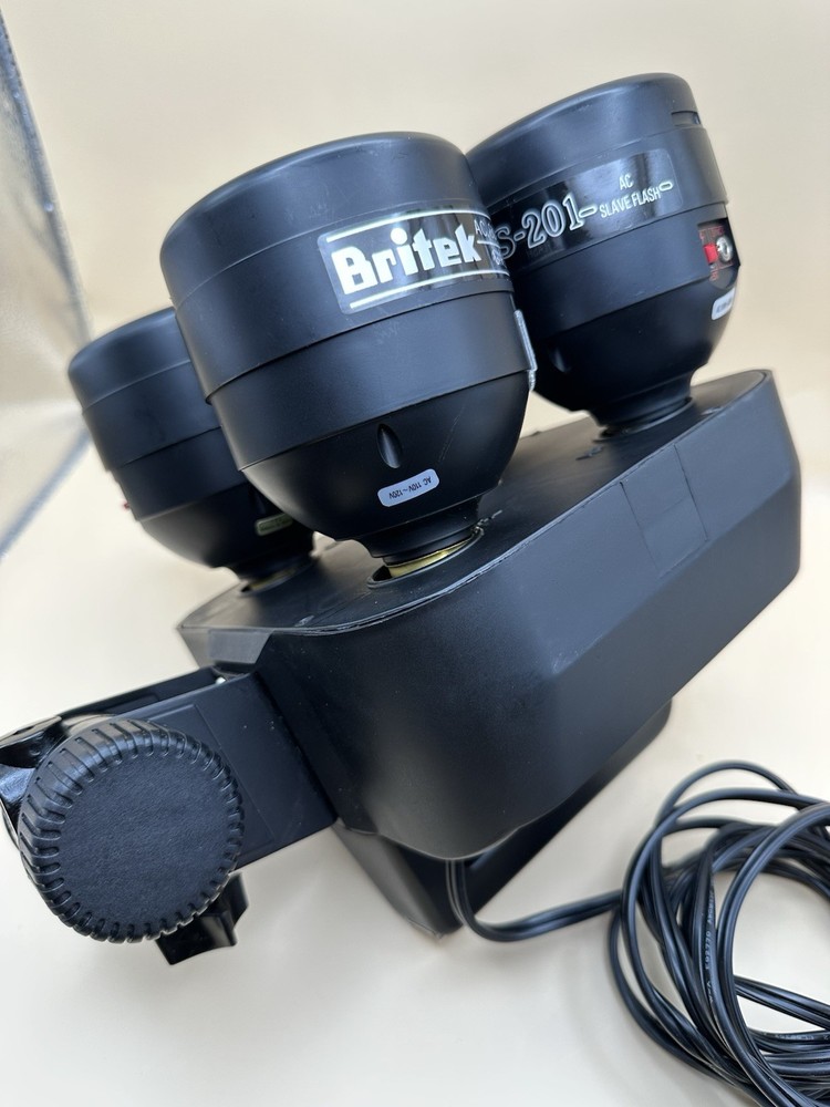 Britek S-201 AC Slave Flash 4 Head Studio Strobe Light GN22 Tested Working