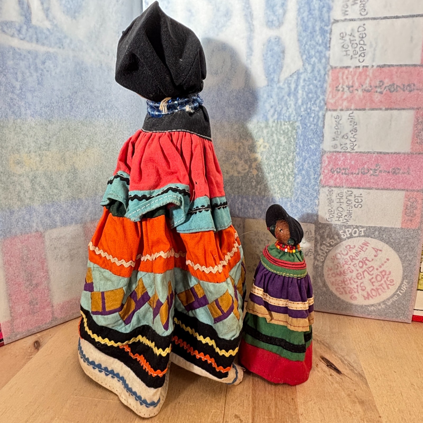 2 Native American Seminole Husk Dolls, Palmetto Fiber Cloth Dresses, 9" and 4"