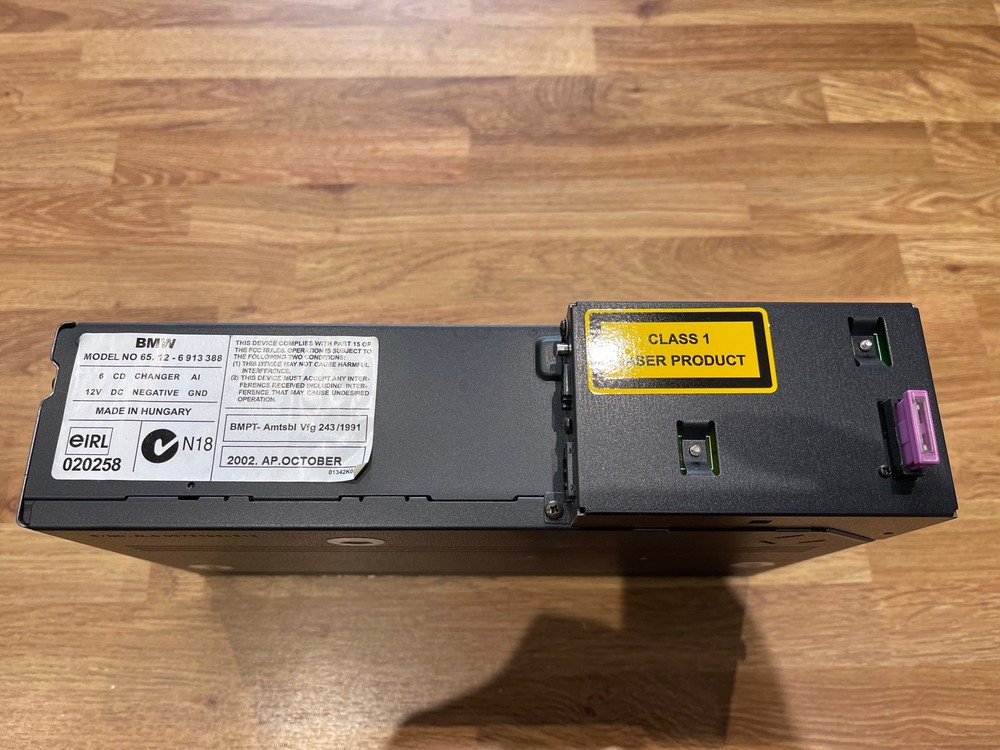 Genuine BMW M3 E46 boot 6x CD changer ALPINE