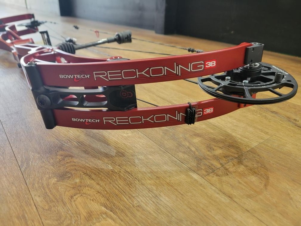 BOWTECH RECKONING 38 (SBL015454)