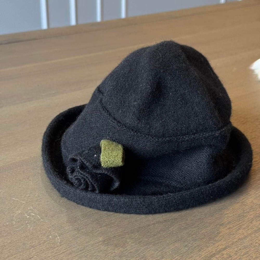 Vintage 100% Wool Black Rosette Bucket Hat