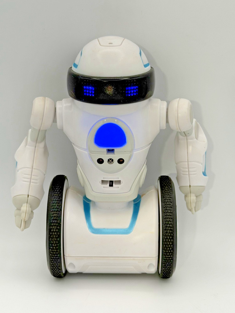 MiP Robot Arcade WOWWEE Model: 0842 Robot by Bluetooth App Control ROBOT ONLY