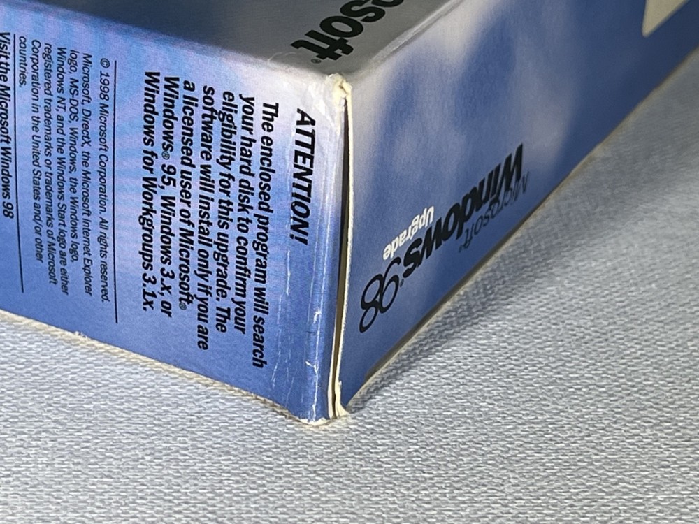 Microsoft Windows 98 Upgrade Big Box: CD, Key Code, Book, Ad inserts