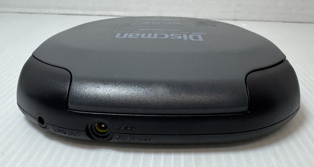 Sony D-152CK CD Player Personal Black Discman Tested W/ CD Case Holder