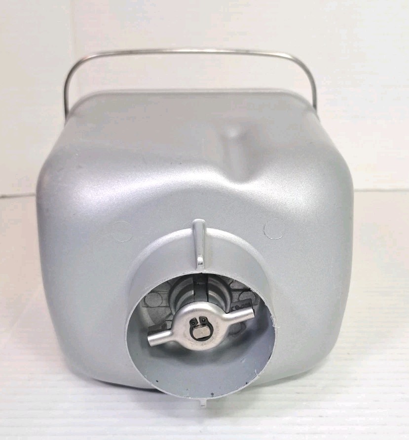 White Westinghouse Bread Maker Pan & Paddle Kneading Replacement Model WWTR444