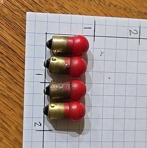LIONEL MINIATURE RED LIGHTBULB (4 PCS)