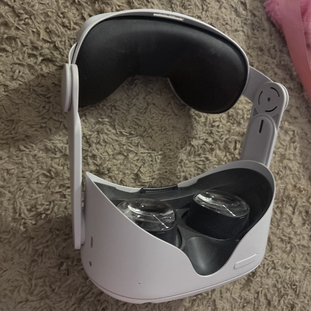Meta Oculus Quest 2 256GB VR Headset - White no Controllers
