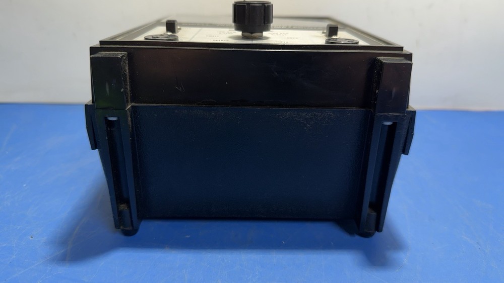 Vintage EAC Ignition Tune-Up Analyzer Model 566 Dwell Tach Volt Amp – Untested