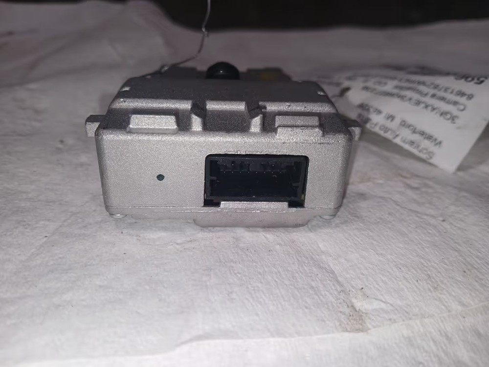 Camera/Projector Camera Front Interior Mirror Mounted Fits 19 EQUINOX 2855186