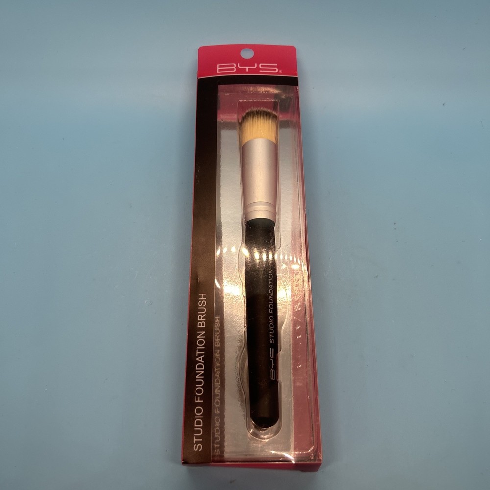 BYS Studio Foundation Brush, 1 Brush