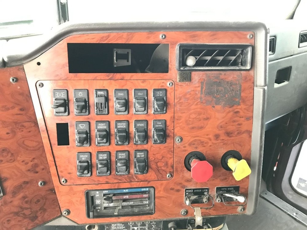 International 9400 SWITCH Dash Panel - Used