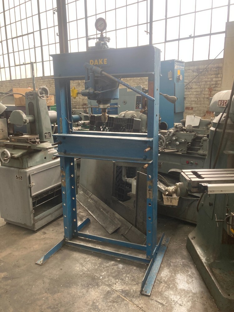 Dake Hydraulic Press Model 50 Ton.