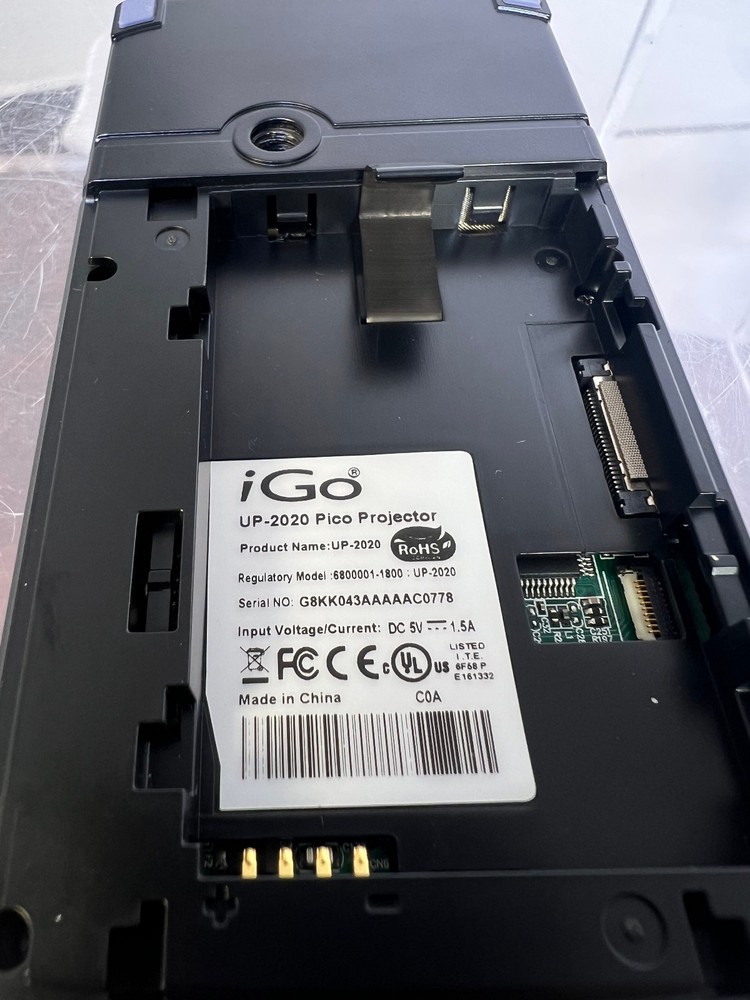 iGo Pocket Projector Slim DLP Texas Instruments: UP2020