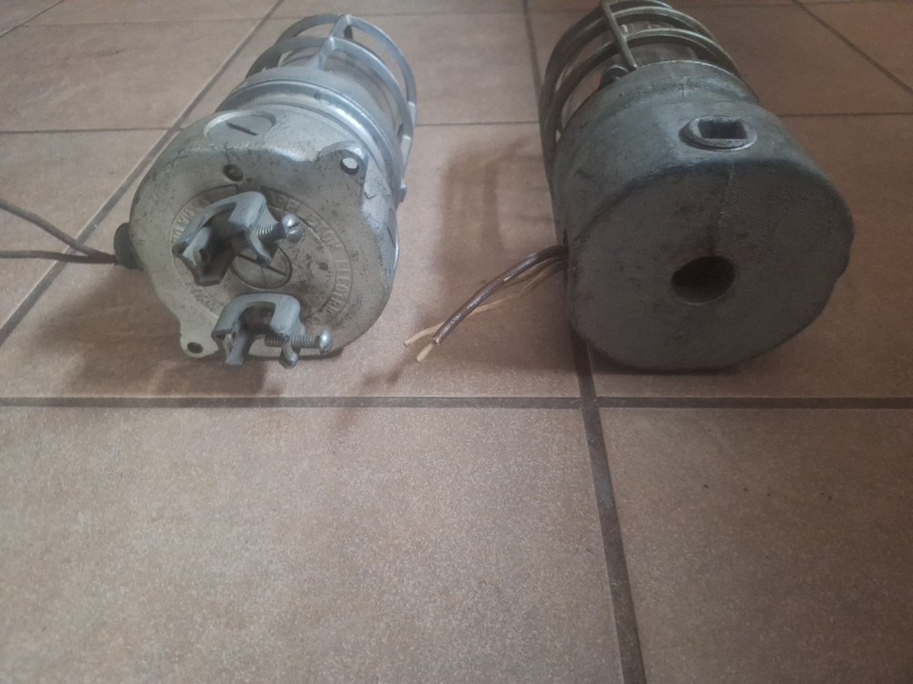 Pair Explosion Proof Lights Appleton 100 Crouse Hinds