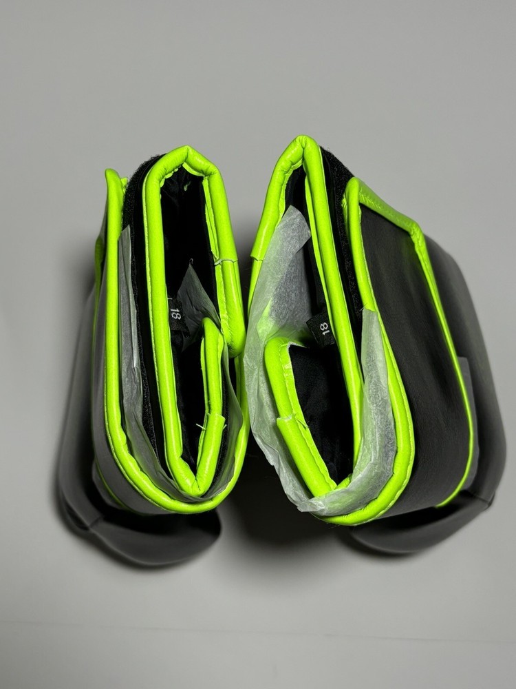 New Authentic 18 Ounce FLY Boxing Gloves SuperLoop X Line Hook/Loop Black Green