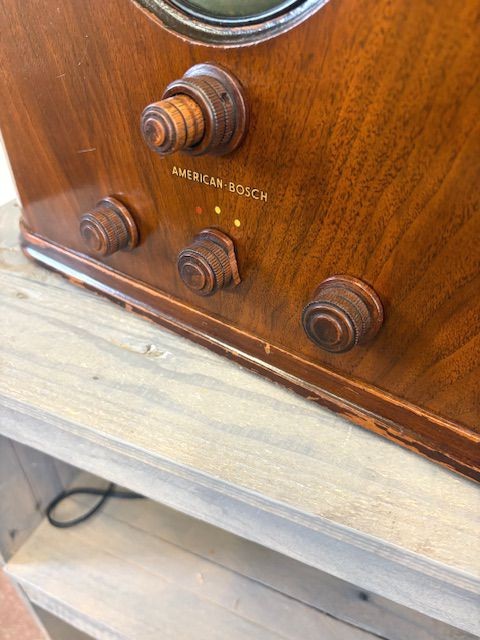 American Bosch 565 Tombstone Radio