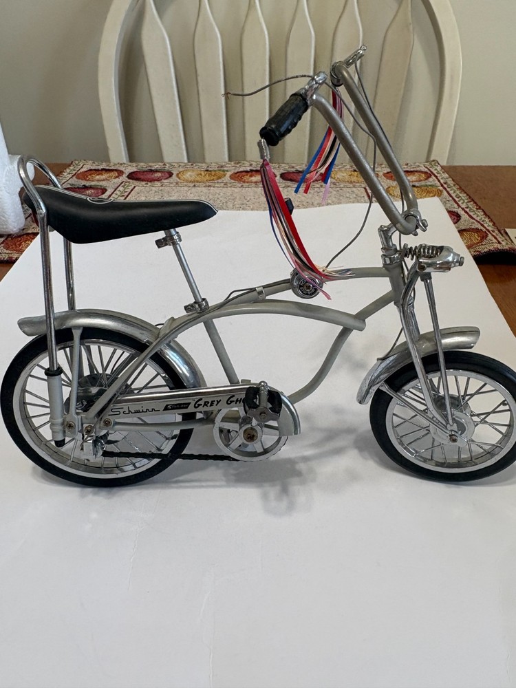 Schwinn Sting-Ray Grey Ghost 1:6 Scale