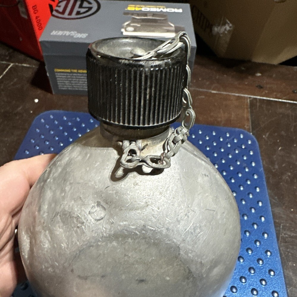 ORIGINAL WWII US ARMY & MARINE INFANTRY M1942 CANTEEN-DATED 1945