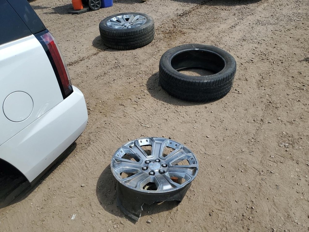 Used Blind Spot Detection System Warning Control Module fits: 2016 Gmc Yukon Dri