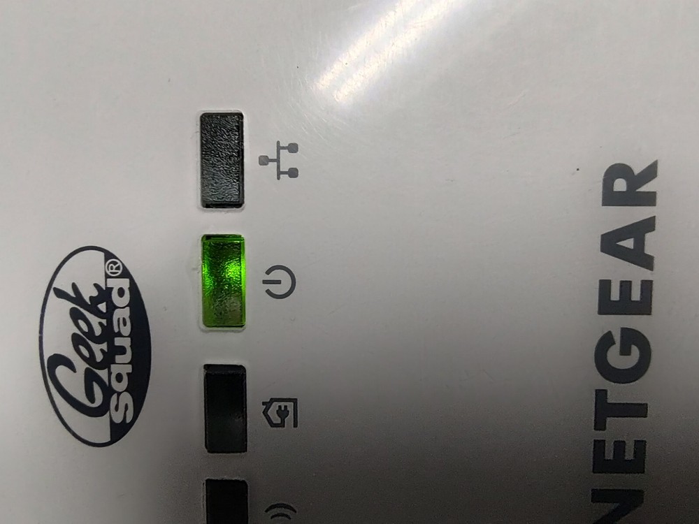 Netgear: DST Wifi Extender (Dead Spot Terminator) White - Model: DST6501