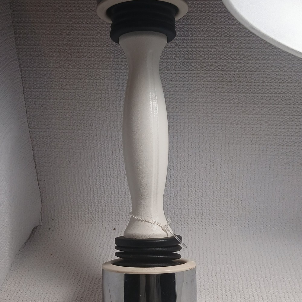 Shake Weight, a specialized dumbbell designed for strength training