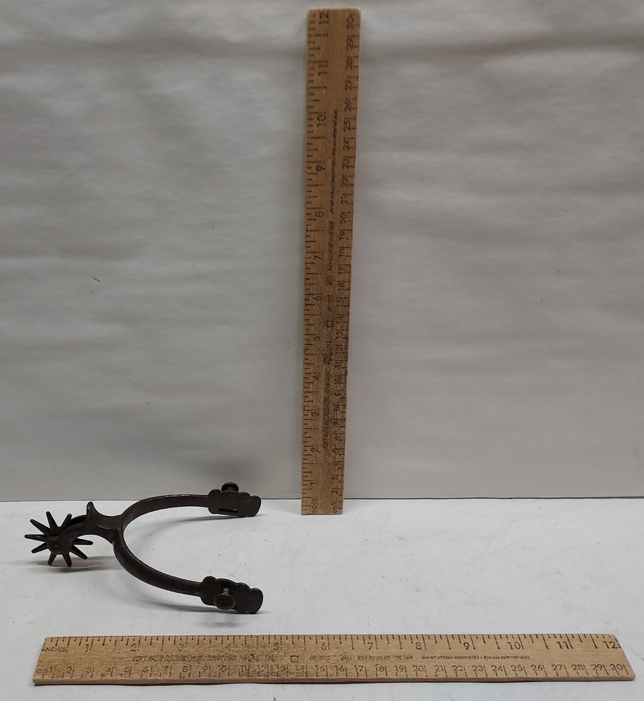 single Spur - RIGHT - Fixed Button - Chap Guard - STAR stamped - listing #506256