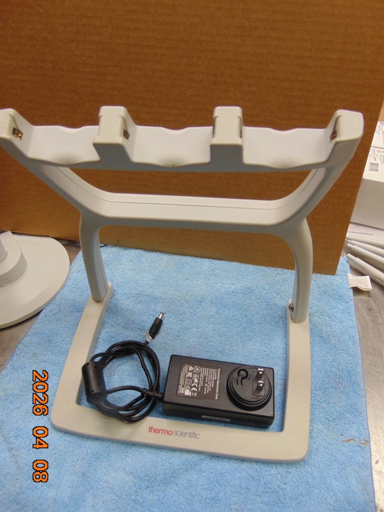 Thermo Scientific E1-ClipTip 3-Position Charging Stand