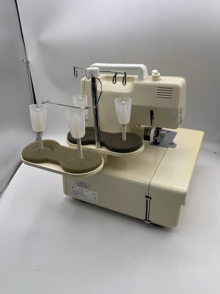 Bernette by Berninia Funlock 006D Sewing Machine, Accessories /Tested & Working