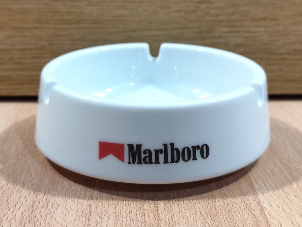 MARLBORO CIGARETTES ADVERTISIGN ROUND CERAMIC ASHTRAY