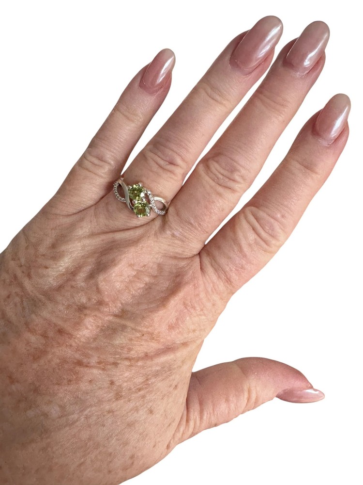 Peridot & White Topaz Solid 925 Sterling Silver Ring 7