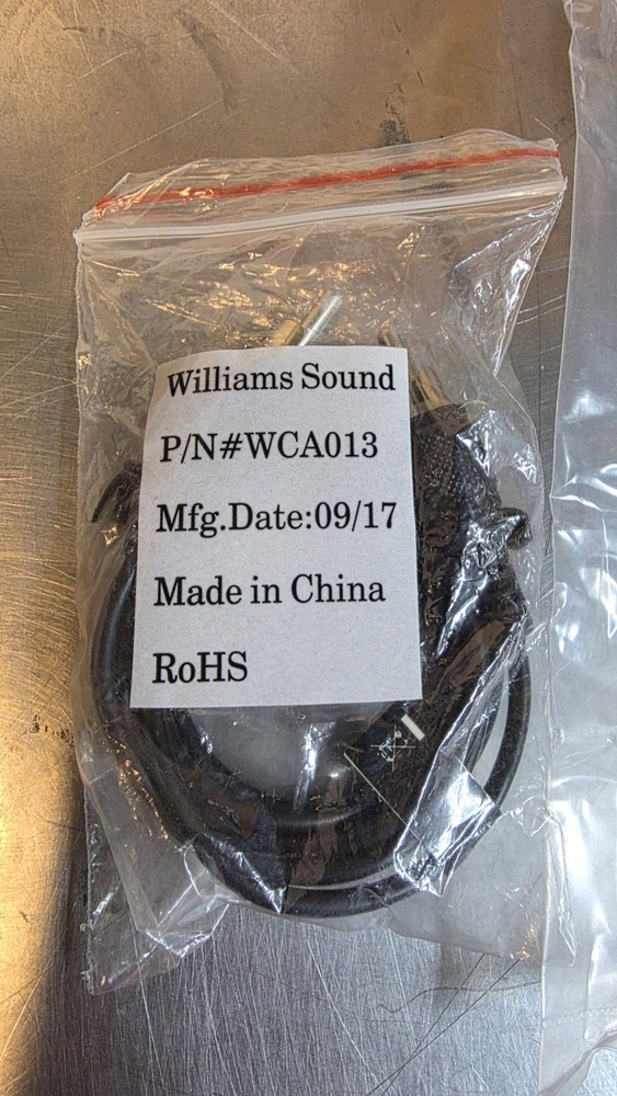 Williams Sound PPA T27 Personal PA Compact FM Transmitter, Black