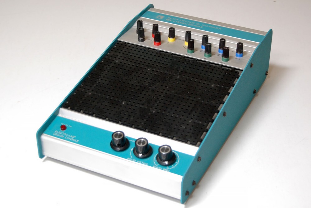 Electro-Lab Design Console DeVry Institute Electronic Design Fabrication Tool