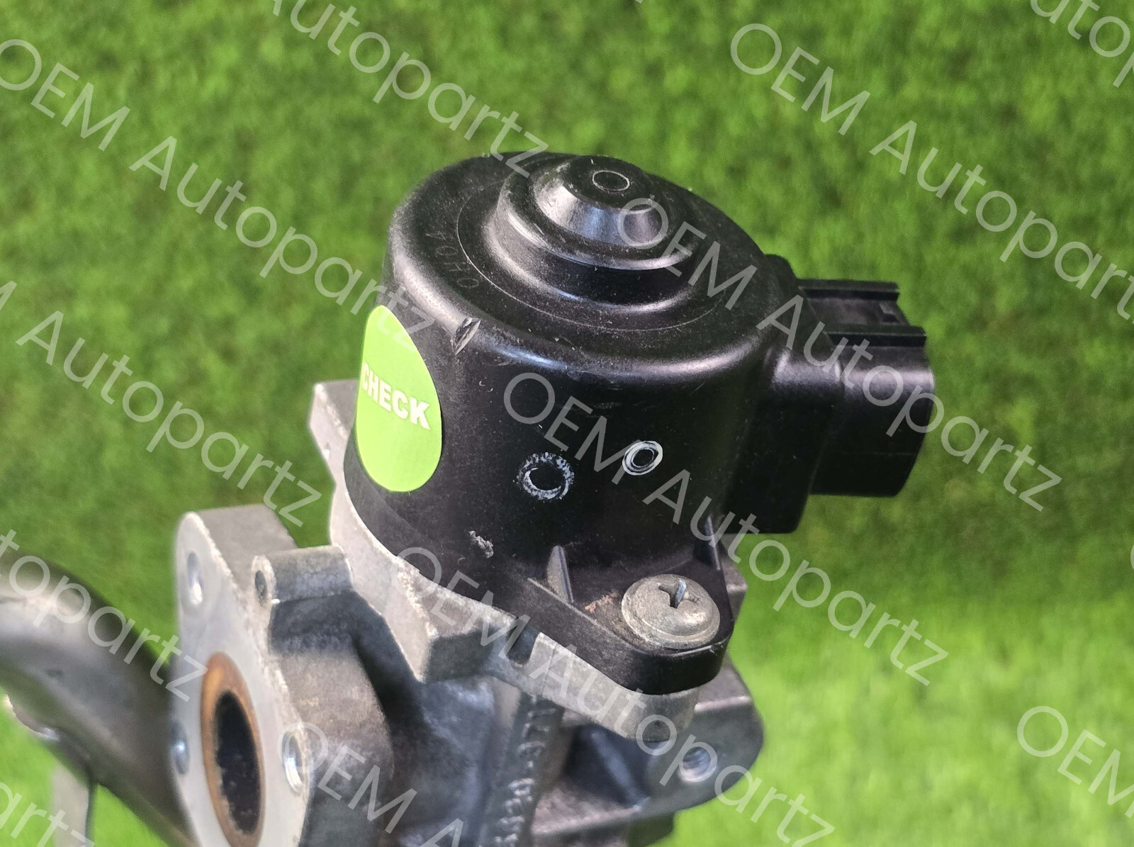 Toyota Prius 11-17 Genuine 25601-37010 EGR Pipe with Valve 25620-37110 : Prius V