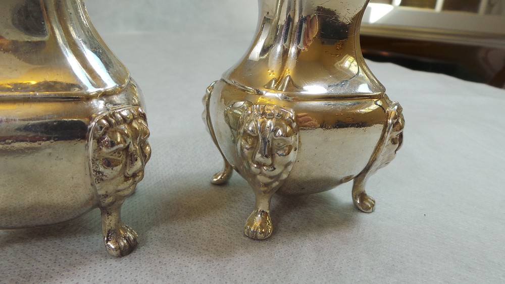 VINTAGE VICTORIAN SHEFFIELD SILVERPLATE FOOTED SALT & PEPPER SHAKERS