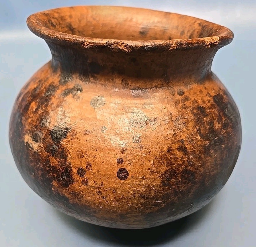 Antique Native American Indian Olla Pine Pitch Water Pot-- Navajo?