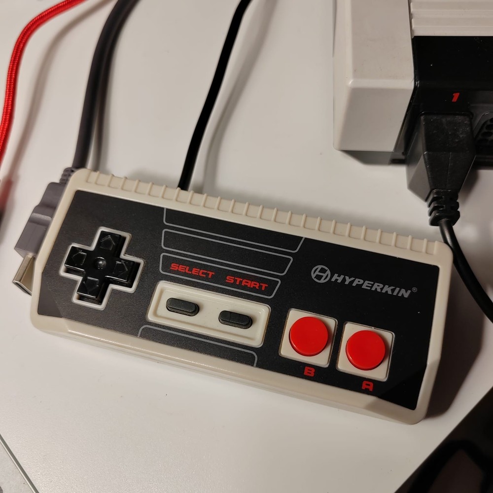 NES Console RetroN HD + Controller + Super Mario Bros 3 & Robocop – Tested Worki