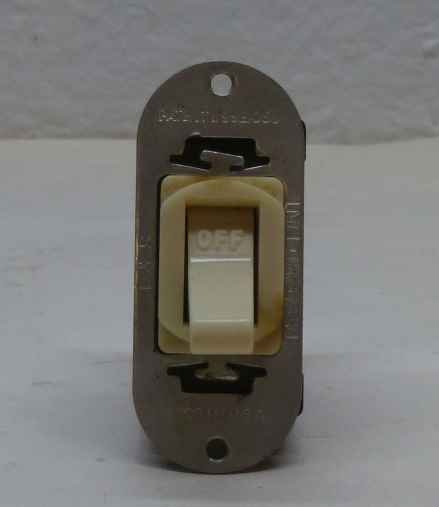 Vintage Despard Interchangeable Toggle Panel Switch, Single-Pole, Ivory P&S