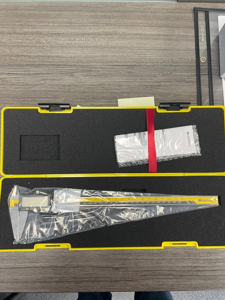 Microtech Big Face Digital Calipers 12 Inch New with Case
