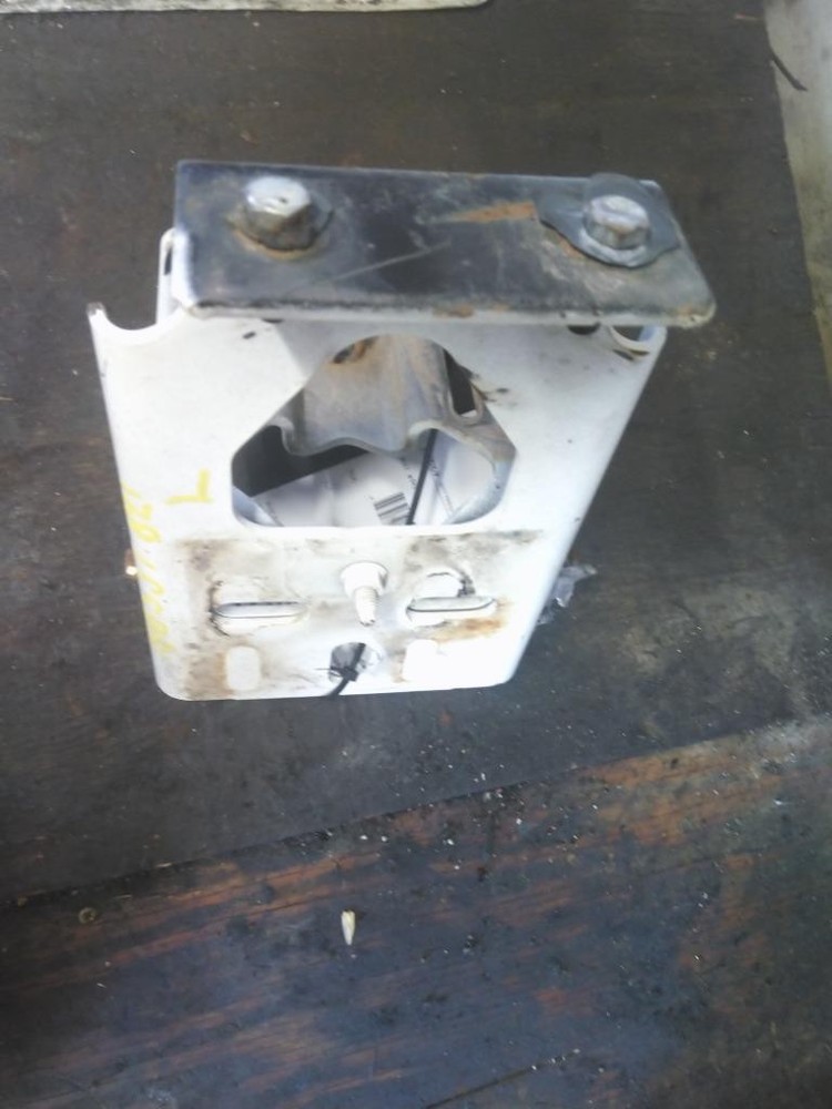For 2016 VOLVO VNL BUMPER BRACKET Left , WA