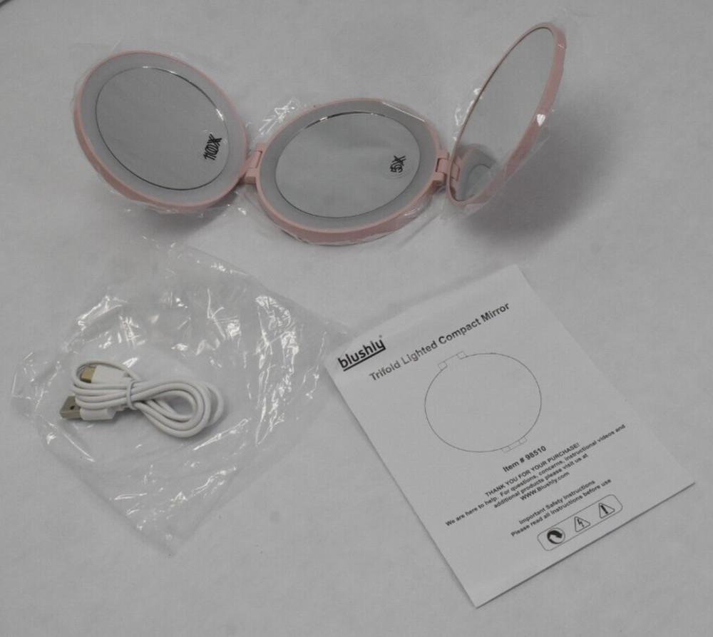Blushly Trifold Lighted Compact Mirror LED Magnification Compact Mirror Pink